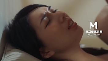 Eat and suck: Chinese women show off their abilities in this super-hot flick